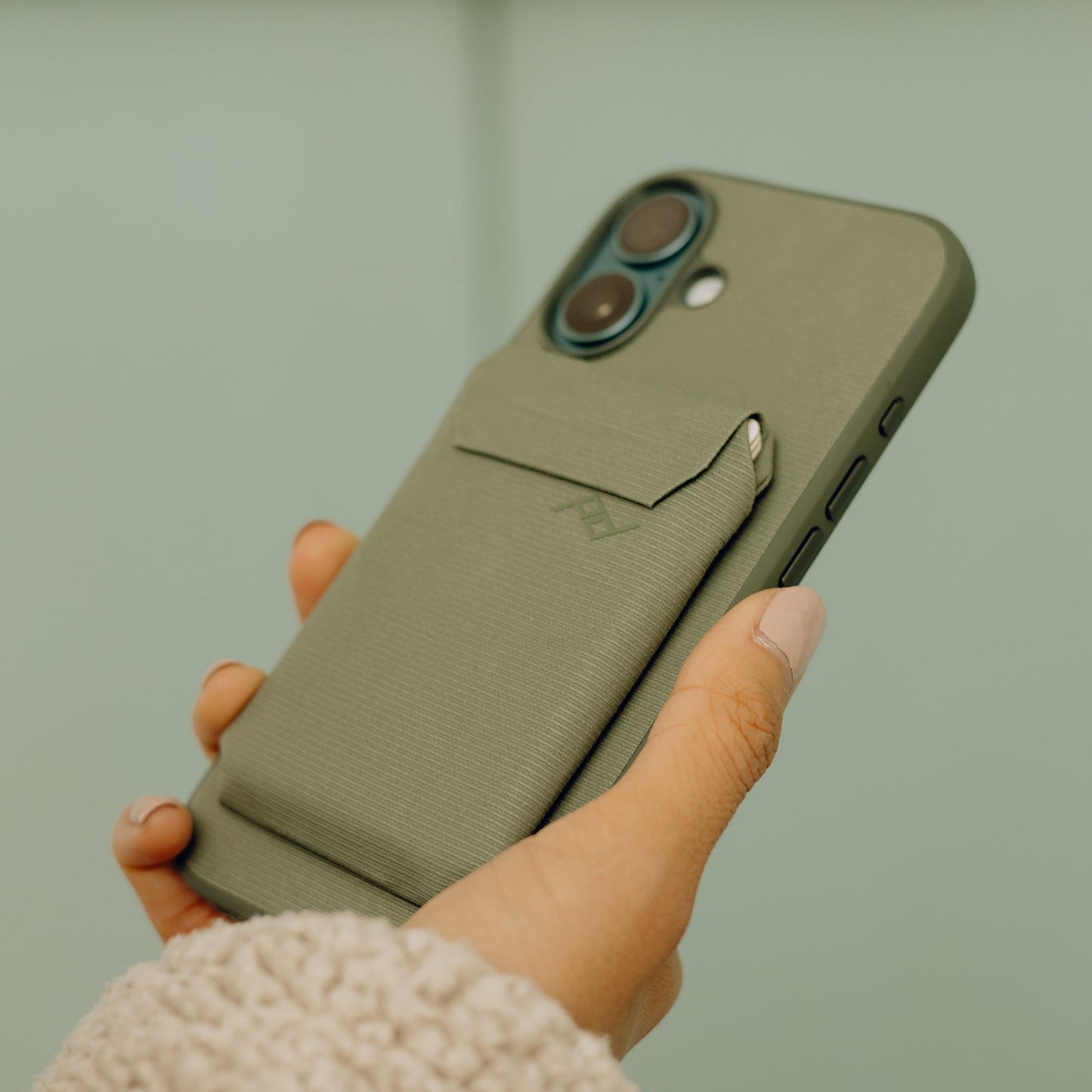 Everyday Case | iPhone 16 Plus Sage - Howling Moto