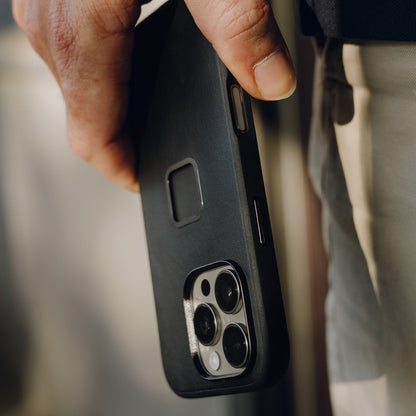 Everyday Clarino Case | iPhone 16 Pro Black - Howling Moto