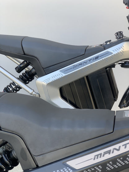 Rawrr Mantis Flat Seat - Howling Moto