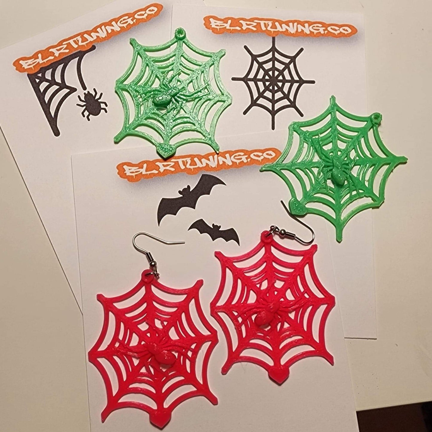 SPIDER IN WEB EARRINGS - Howling Moto