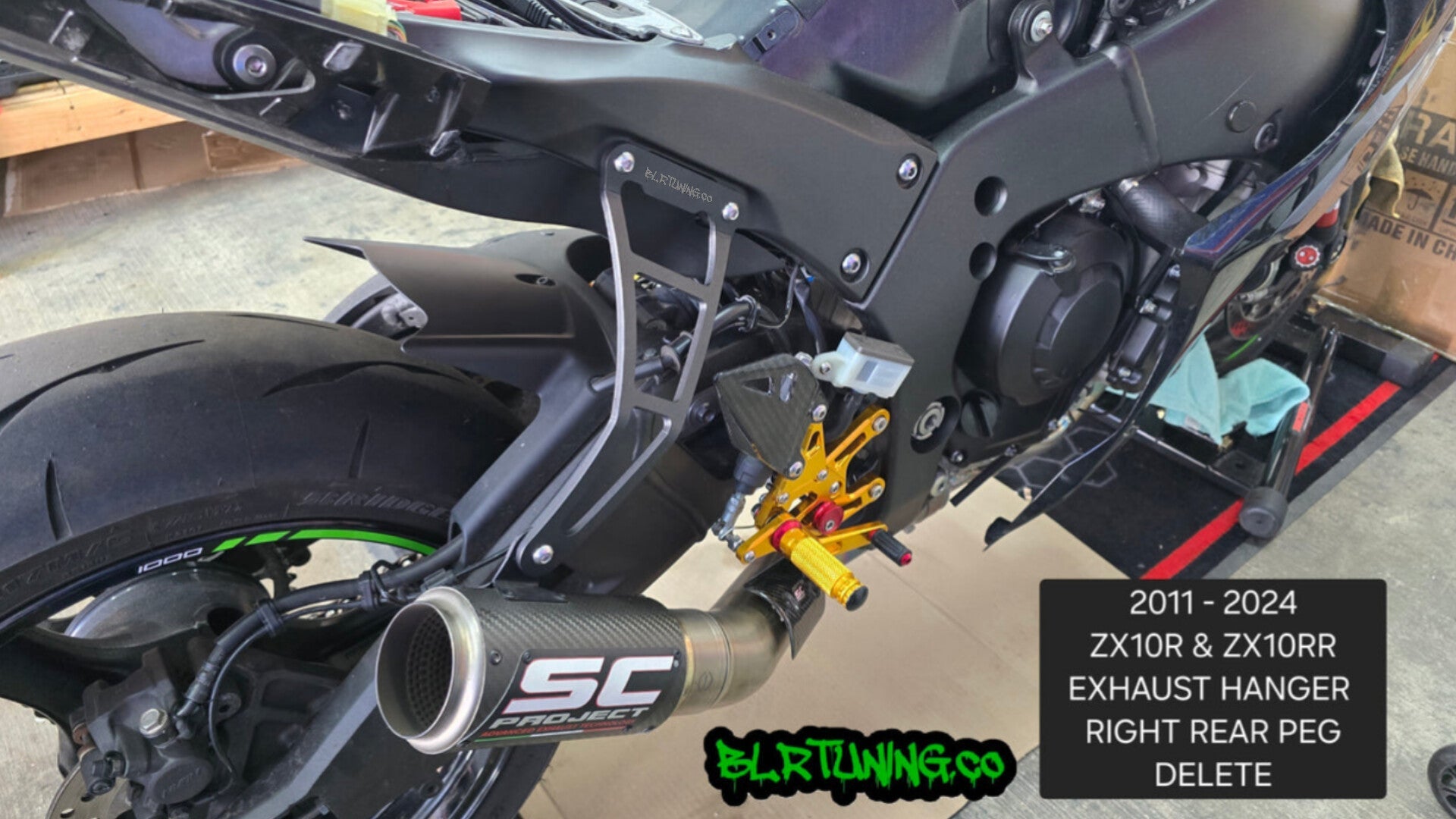 KAWASAKI NINJA ZX-10R ZX-10RR ZX1000 2011 - 2025 EXHAUST HANGER RIGHT SIDE PASSENGER PEG DELETE POWDER COATED BLACK ALUMINUM - Howling Moto