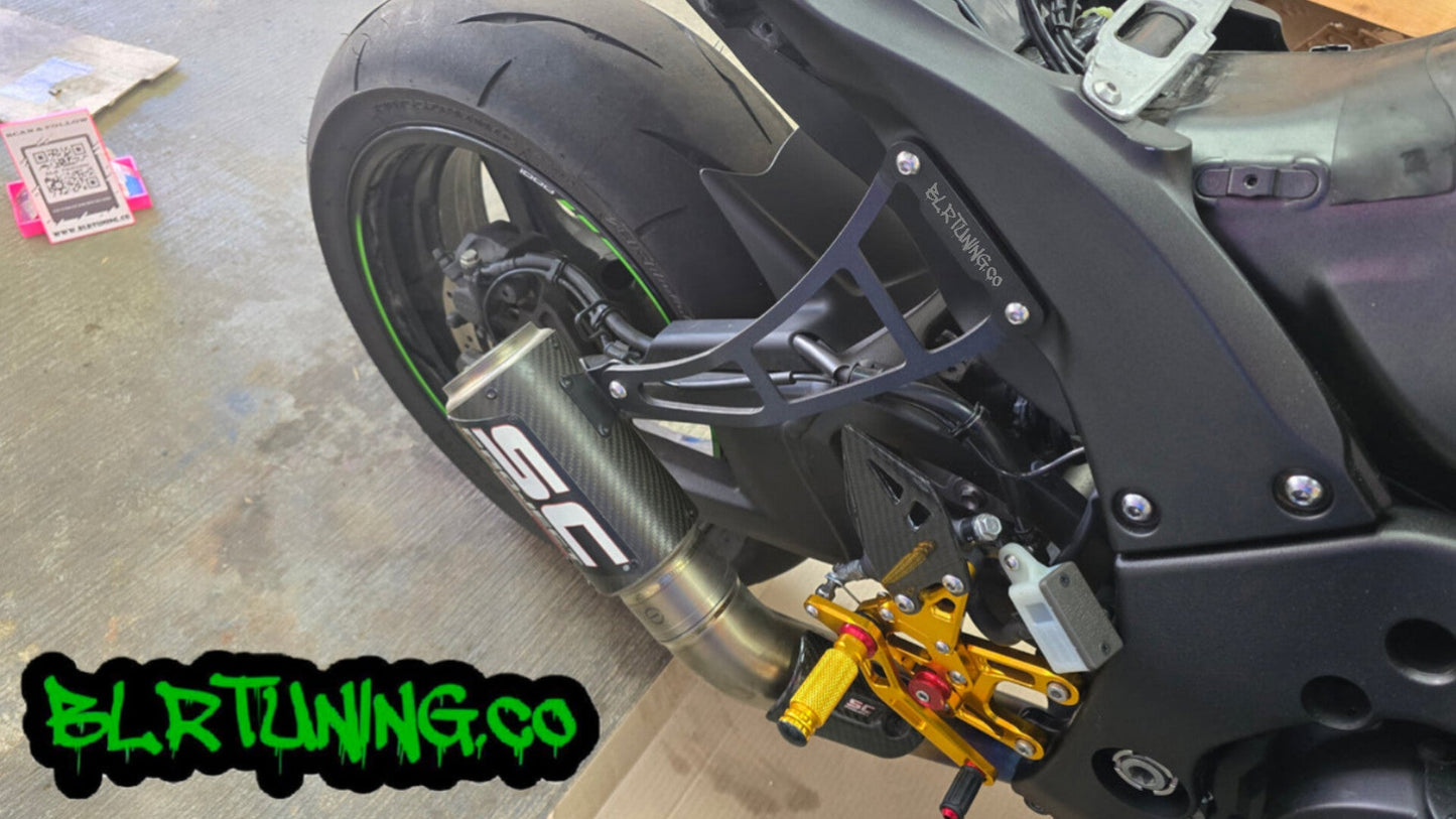 KAWASAKI NINJA ZX-10R ZX-10RR ZX1000 2011 - 2025 EXHAUST HANGER RIGHT SIDE PASSENGER PEG DELETE POWDER COATED BLACK ALUMINUM - Howling Moto