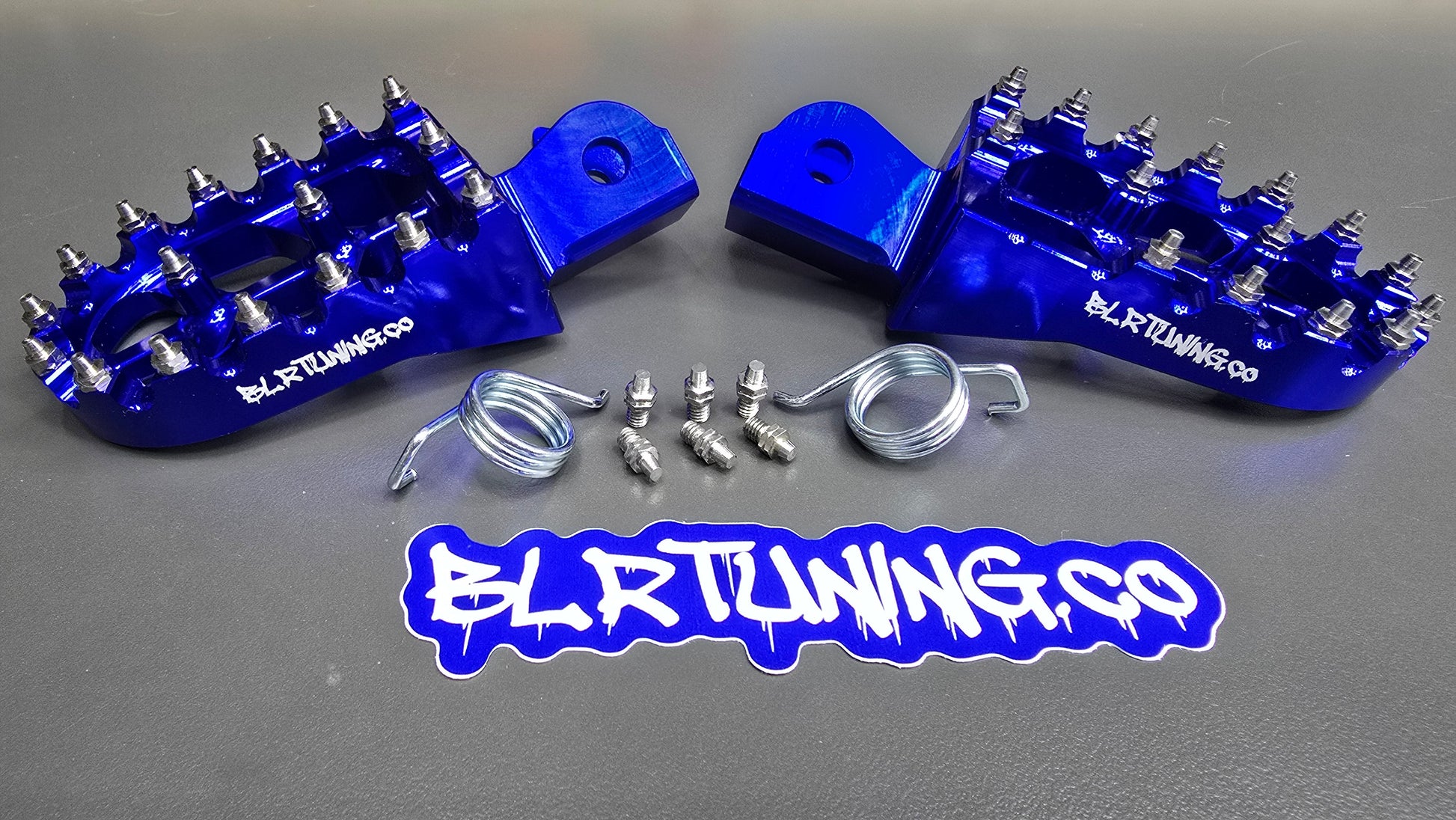 FOOT PEGS FOR RAWRR MANTIS X AND MANTIS X PRO BILLET ALUMINUM WITH STAINLESS STEEL TEETH BY BLR TUNING - Howling Moto
