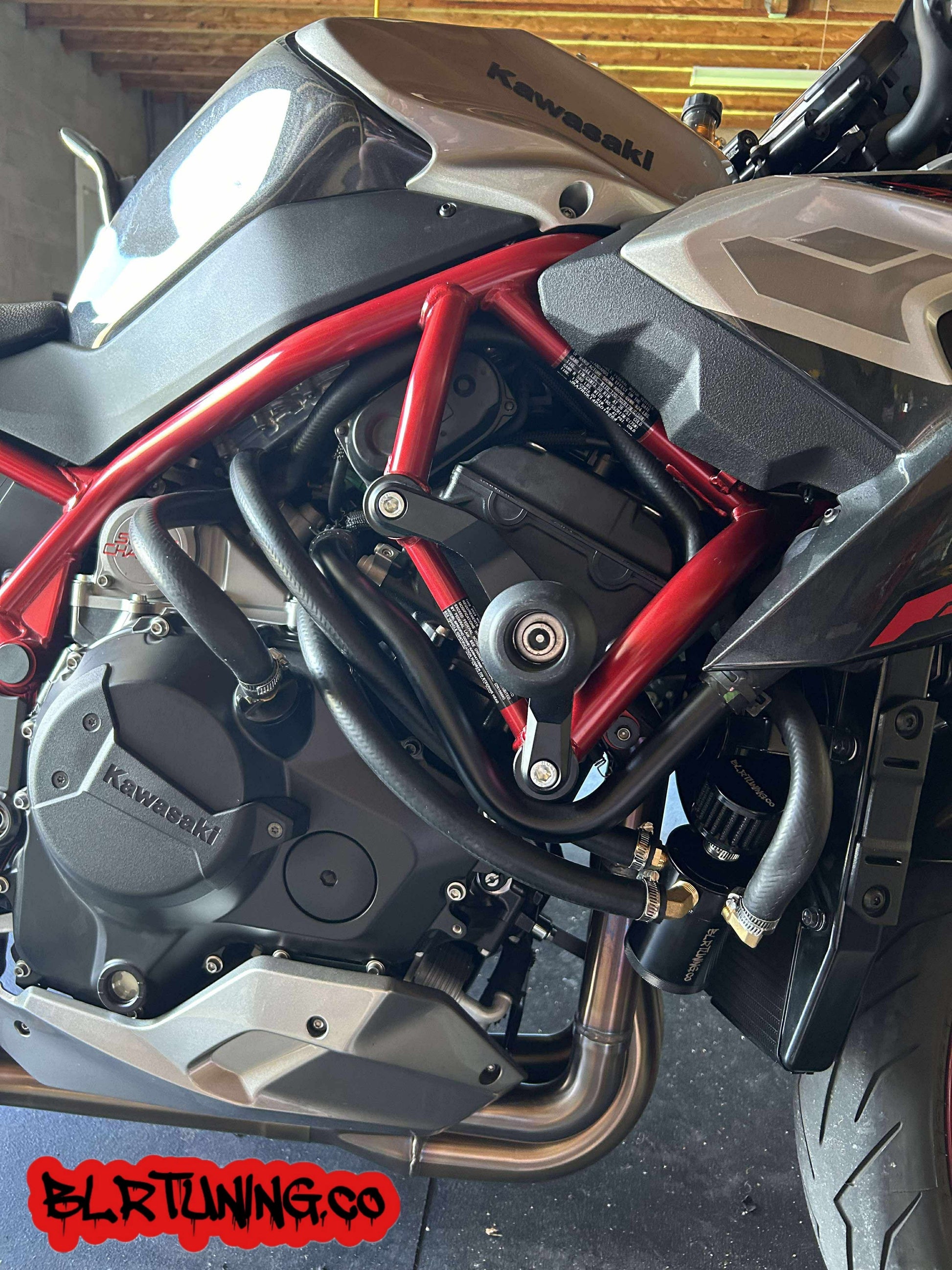 KAWASAKI ZH2 AIR OIL SEPARATOR 3 PORT CATCH CAN - Howling Moto