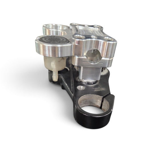 SS-MOTO Handlebar Risers with Integrated Brembo Brake Reservoir Holder
