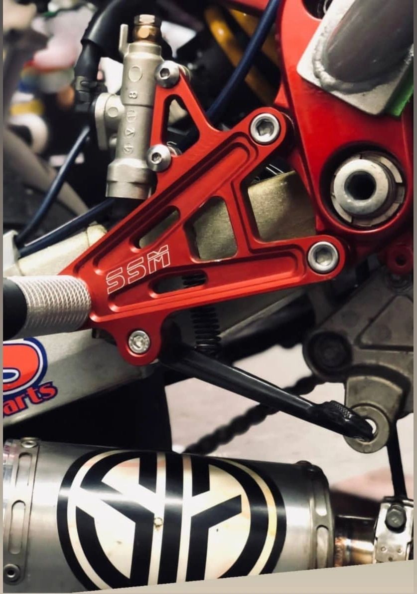F4I REARSETS - Howling Moto