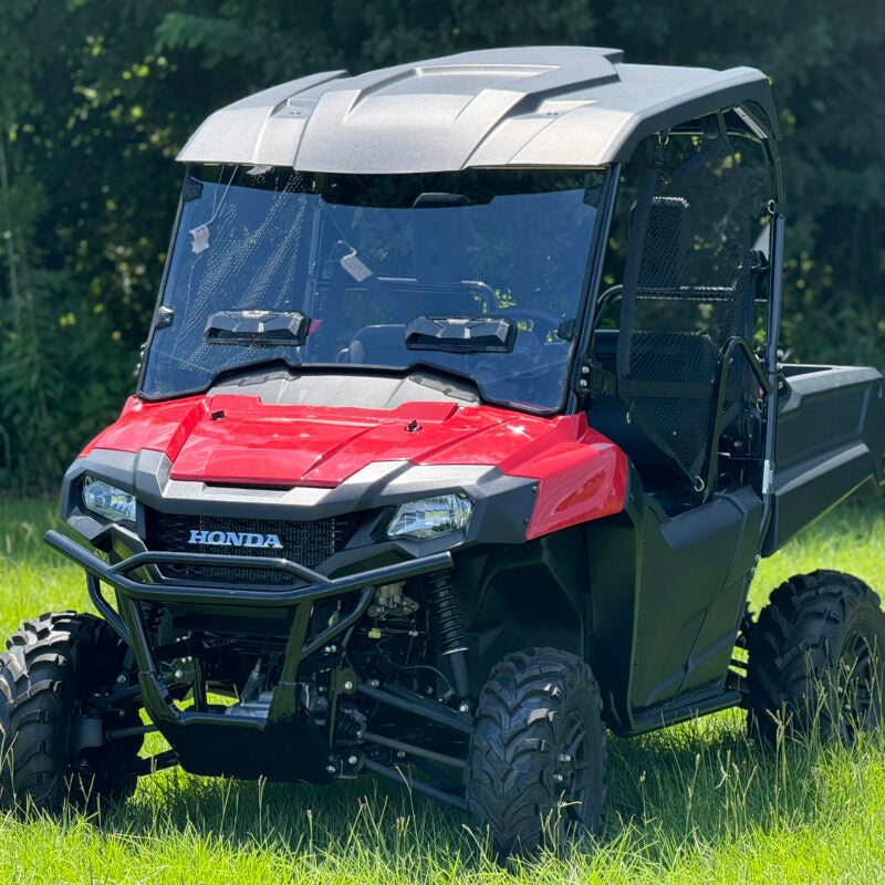 SEIZMIK tool-less UTV windshield made of hard-coated polycarbonate, featuring a clear, durable design for off-road protection.