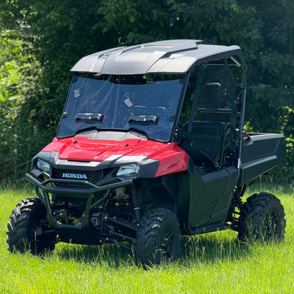SEIZMIK tool-less UTV windshield made of hard-coated polycarbonate, designed for durability and clear visibility.