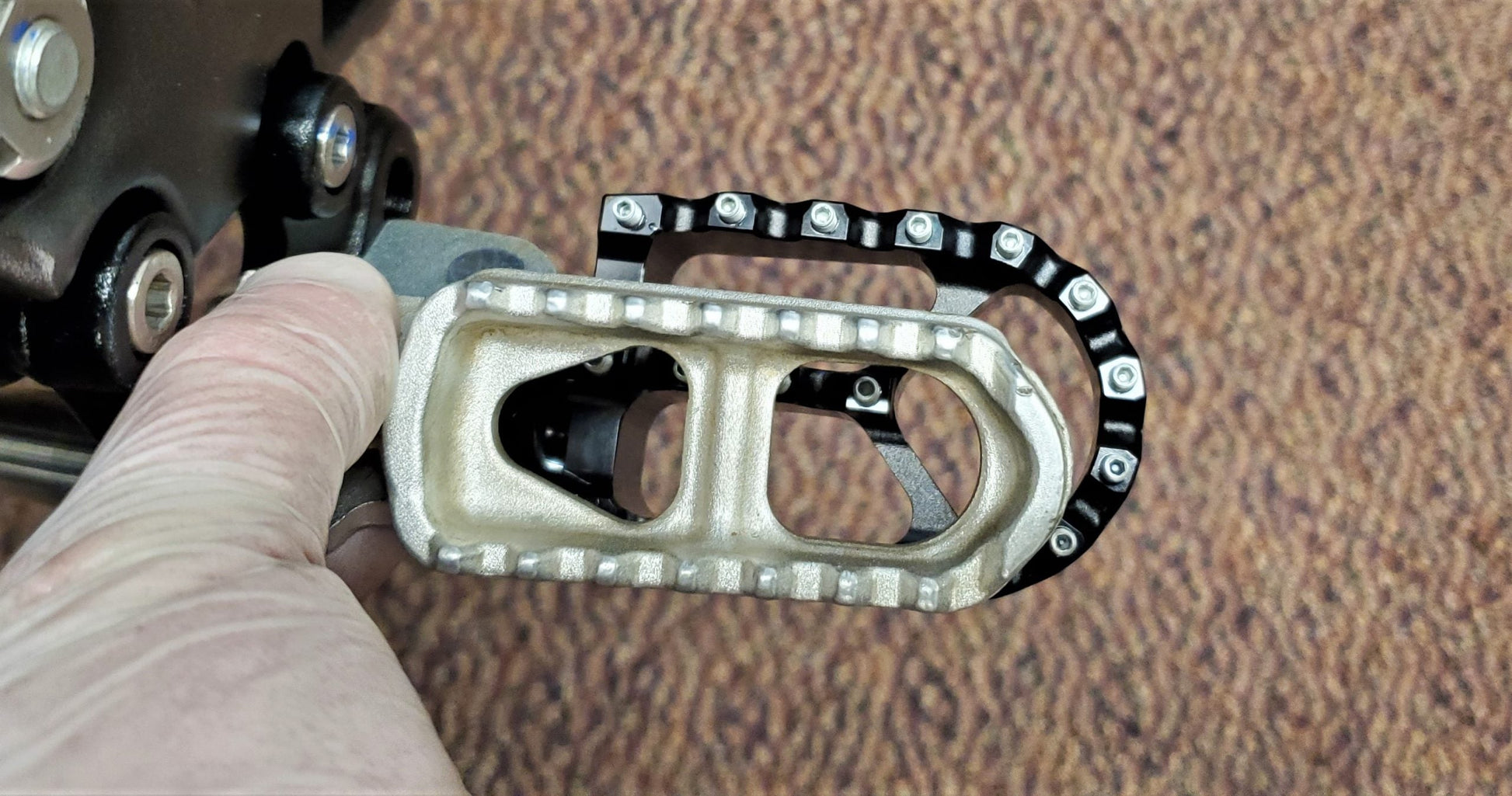 Surron LBX Foot Pegs (Collective) - Howling Moto