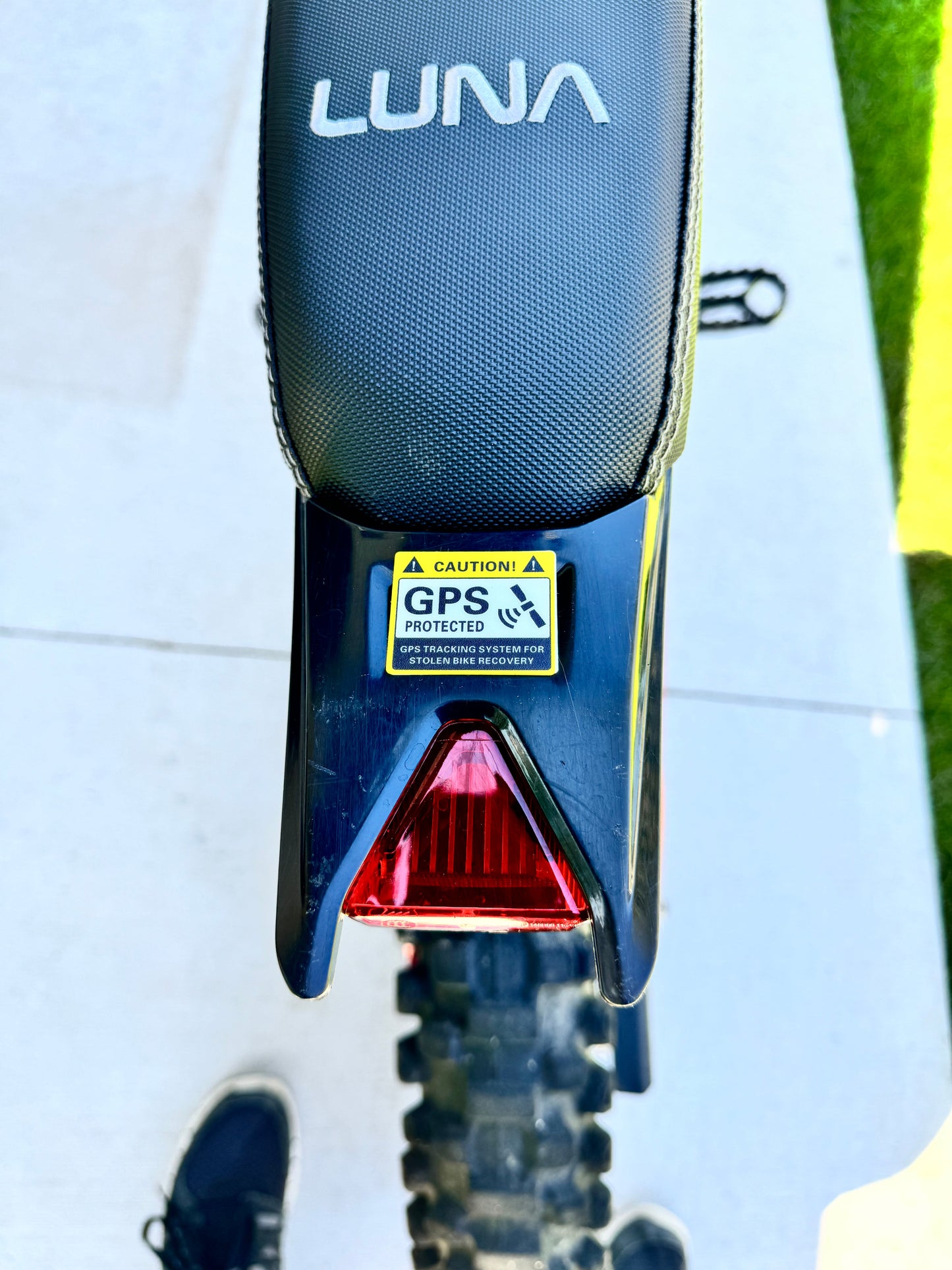 Anti Theft GPS Warning Sticker 3 Pack - Howling Moto