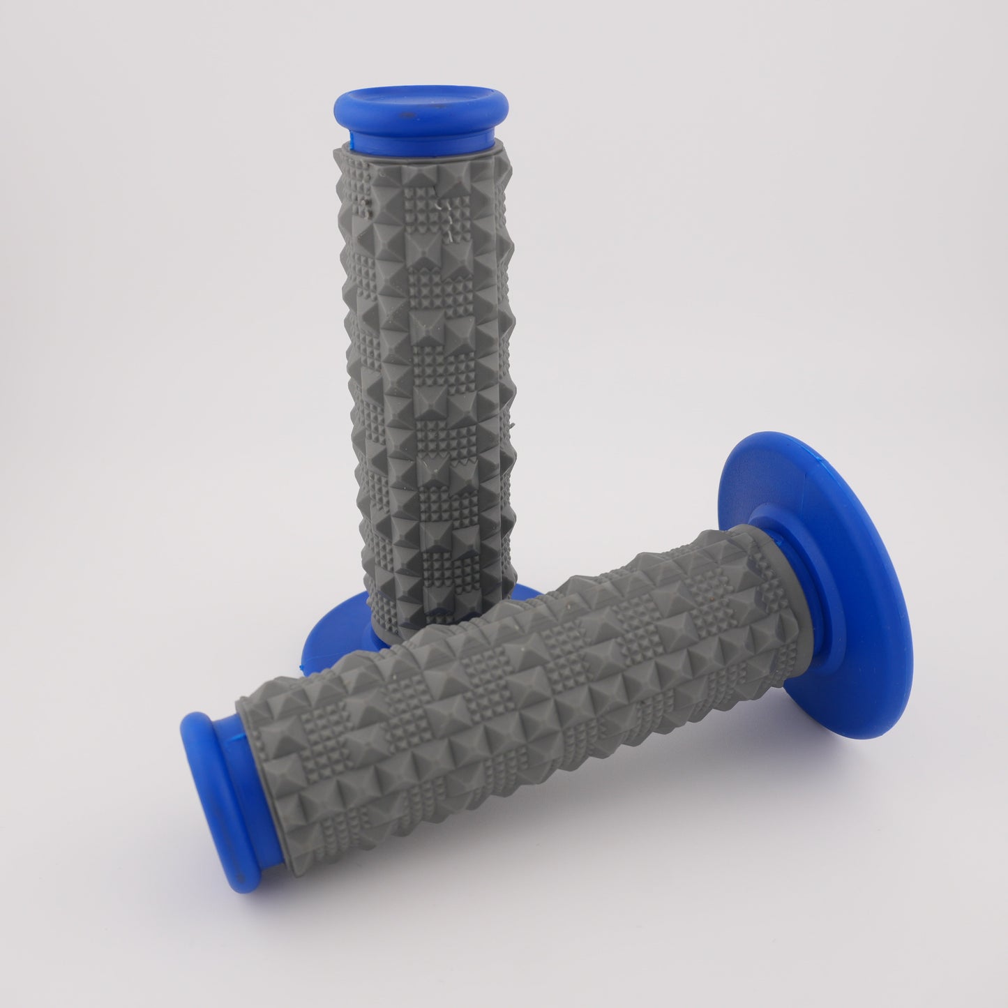 Upgraded Handlebar Grips - Howling Moto