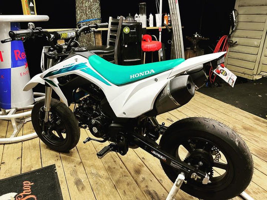 The Speed Shop CRF110 bracket with taillight and integrate blinkers - Howling Moto