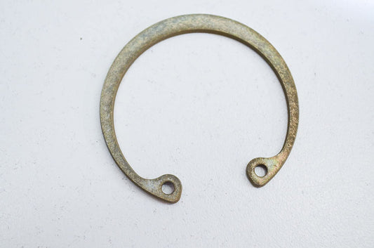 Yamaha rear axle c clip - Howling Moto