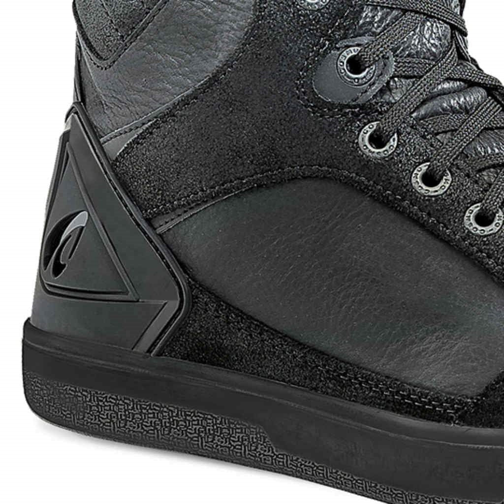 Forma Hyper Riding Shoe - Howling Moto