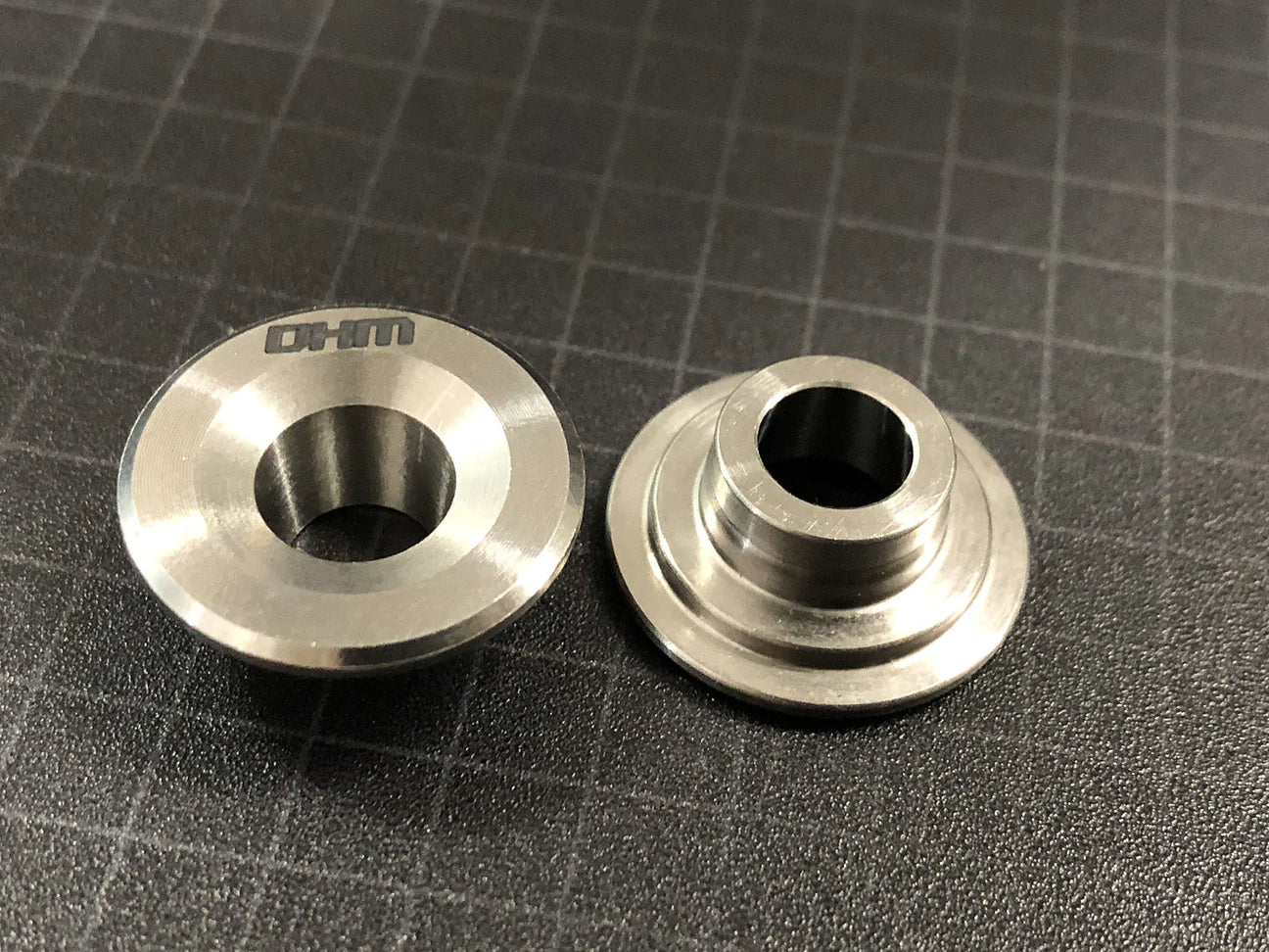 DHM 2-Valve Grom Titanium Retainers