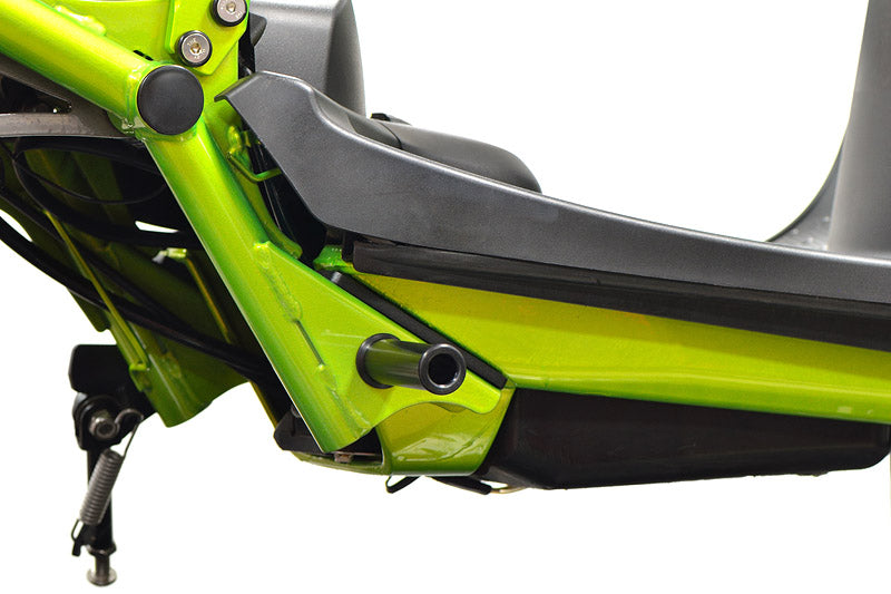 MNNTHBX HONDA RUCKUS FOOT PEGS - Howling Moto